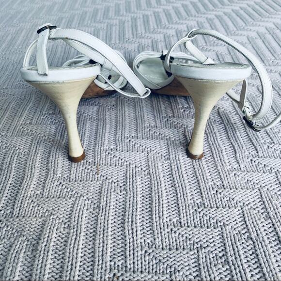 Manolo Blahnik white leather sandals - Picture 4 of 8